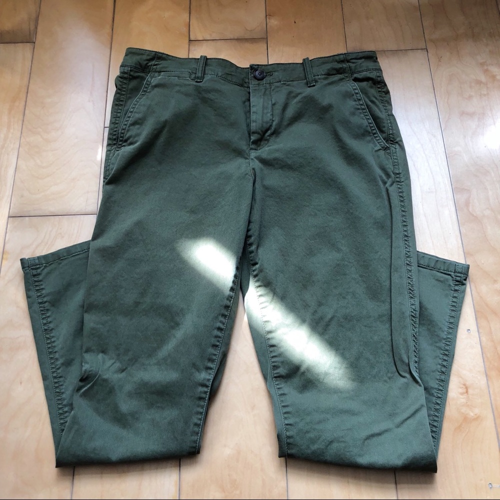 ✨FINAL PRICE✨ GAP Green Khaki Cropped Pant size 4R